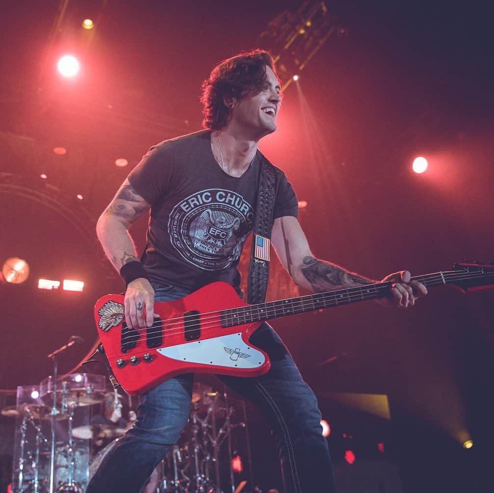 3 Doors Downのインスタグラム：「Happy Birthday to our rockstar bassist, @justin3doorsdown!」