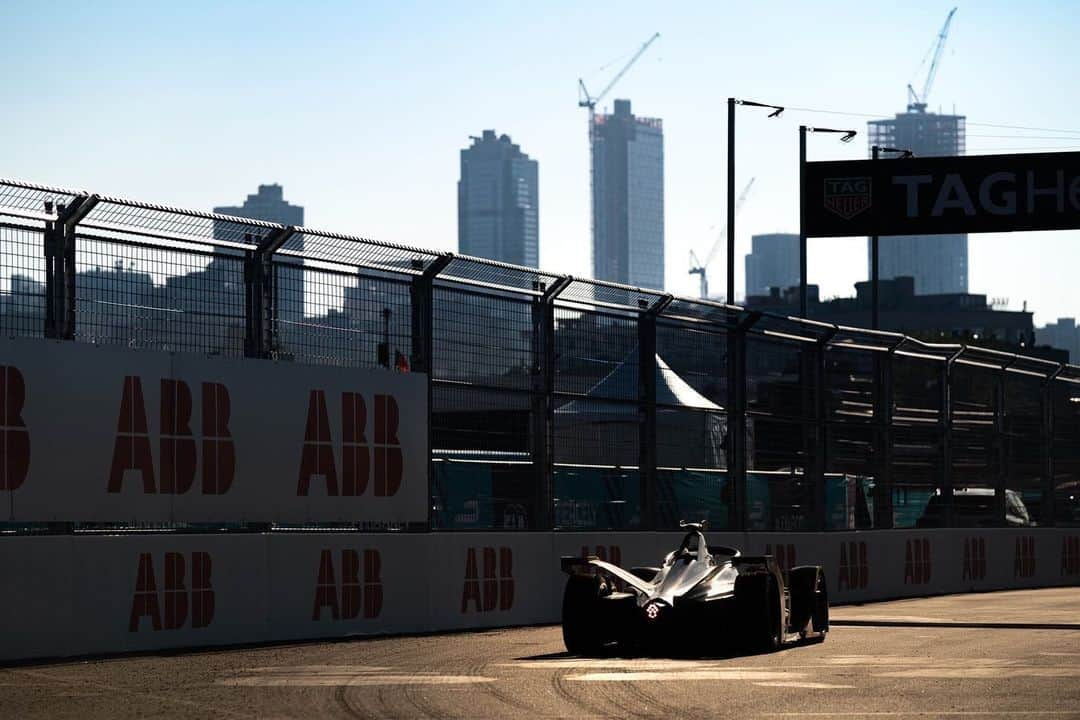 セバスチャン・ブエミさんのインスタグラム写真 - (セバスチャン・ブエミInstagram)「#NYCEPrix FP1 & FP2 done ✅ ------- 🔗 Help me to get some extra power by voting on the #FanBoost link in my bio or tweet with #FanBoost & #SebastienBuemi」7月14日 0時16分 - sebastien_buemi