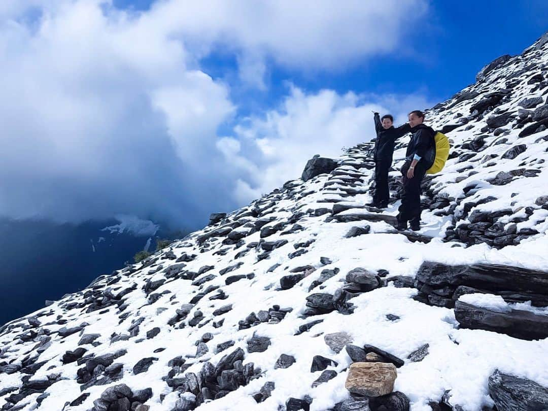 カミラ・ヤシェムさんのインスタグラム写真 - (カミラ・ヤシェムInstagram)「Håper det blir flere turer i Norge @annelinegjersem og @lukas_helgesson 🏔  #vestlandet #mittnorge #utno #natur #mittnorge #mittfriluftsliv #sjelero #topptur #roadtrip #friluftsliv #norge #norsknatur #saksa •」7月14日 0時24分 - camillagjersem