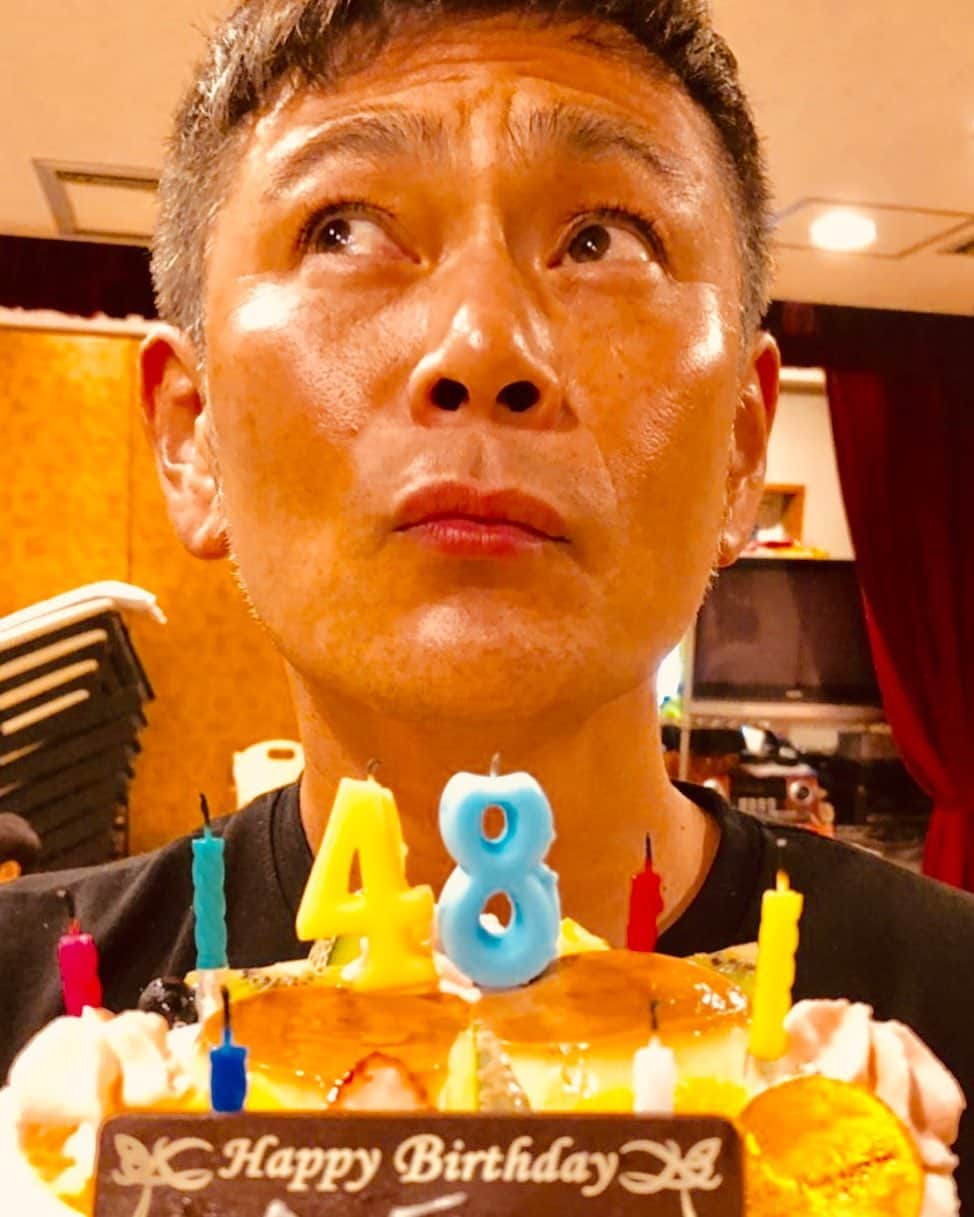 遠藤章造さんのインスタグラム写真 - (遠藤章造Instagram)「#遠藤章造 #ココリコ#誕生日#でした#48歳#仲間#パーティー#ありがとう#じじい#入ってましたが#さらに#入りま〜す」7月14日 0時29分 - shozoen