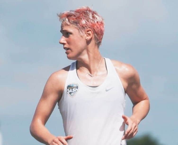 ソフィー・シュミットのインスタグラム：「All 👀 on game day. 😋 . 🏟️ BBVA Stadium ⏰ 7.30 Houston time 💻 Yahoo sports or NWSL.com . #DashOn」