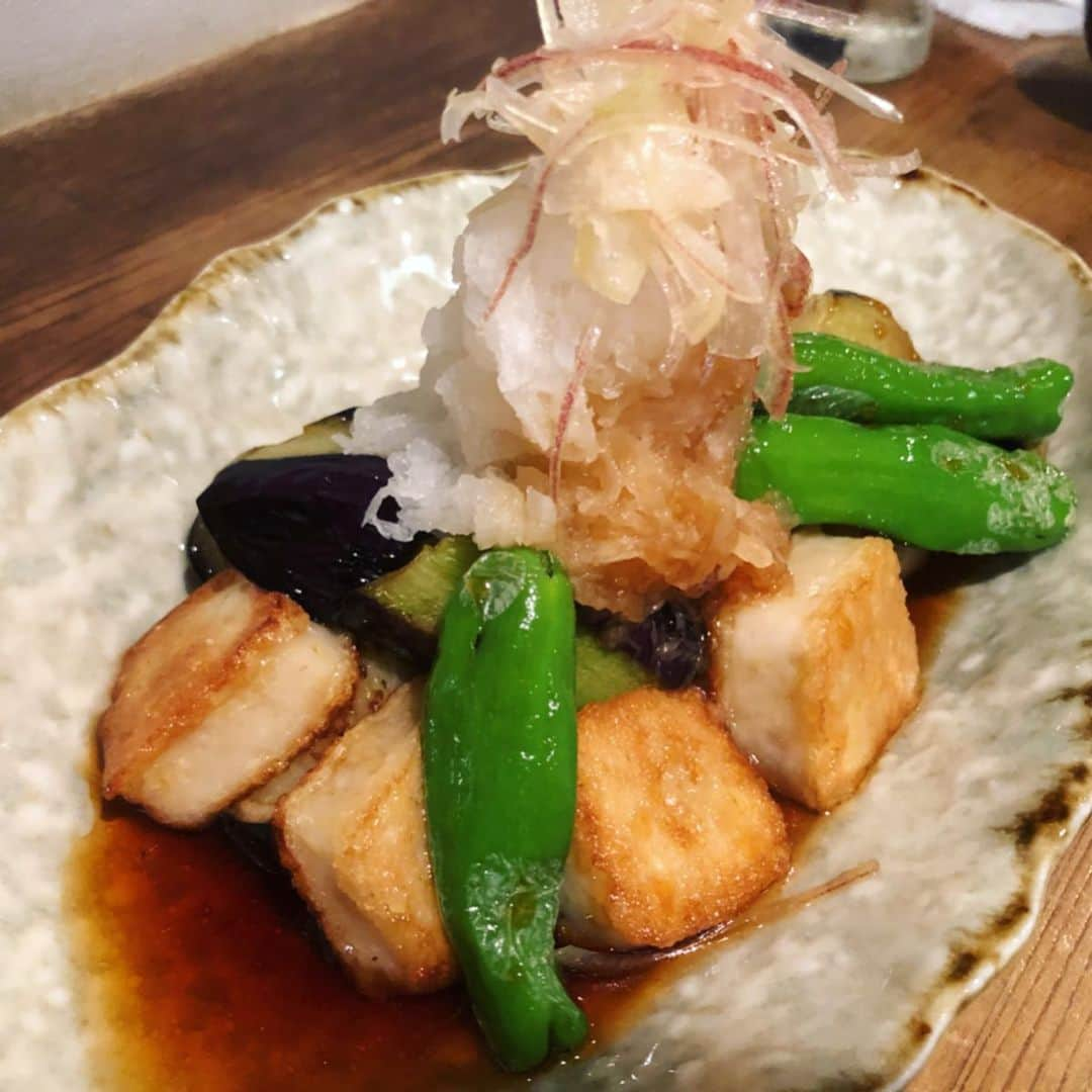 世手子さんのインスタグラム写真 - (世手子Instagram)「KOKORI bar where you can enjoy healthy food and Japanese sake❤⃛ヾ(๑❛ ▿ ◠๑ ) Excellent food with good protein(*^_^*) Thanks everyone(*๓´╰╯`๓)♡ Nice comments great(ˊo̶̶̷ᴗo̶̶̷`) https://item.woomy.me/c/47224 #和味和酒kokori に行ってきました♫ヽ(゜∇゜ヽ)♪ 豊富な日本酒が素晴らしいお店っっ さらに良質なタンパク質に包まれて激うまっの素晴らしい料理でしたっ お通しも完璧に美味しかったっっ 鶏つみれに高野豆腐、お吸い物まで˙˚ʚ⸜(* ॑ ॑* )⸝ɞ˚˙ 生麩となすの大根おろし添え も外せない逸品つっ #名物 湯葉ピザ は絶対に食べて欲しいっっ	 #京生麩田楽 も最高に美味しかったー！！ スワイプしてみてねー 美味しいもの食べてHAPPYに☆°｡⋆⸜(* ॑꒳ ॑* )⸝ そして最近はどこにでも #バルクアップHMB @bonds.onlineshop 持ち歩いてます( *˘ ³˘)♡♡♡ #HMB の効果は筋肉の成長促進や減少の抑制してくれて筋肉の回復力促進や栄養補給を促進してくれる成分たっぷりなんです(っ'-')╮=͟͟͞♡ カルシウムもバッチリっっ 最高免疫力落ちてるのでサプリの飲みやすいタイプのHMBは助かるっっ ヘルシーな居酒屋で 良質なタンパク質で筋肉もバッチリだー！ 健康への幸せな気分っっ 明日も頑張るぞーっっ #PR Casting by @woomy.restaurant」7月14日 0時34分 - rojide