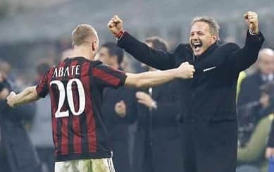 イニャツィオ・アバーテのインスタグラム：「Forza mister..ti voglio bene!!! ❤️」