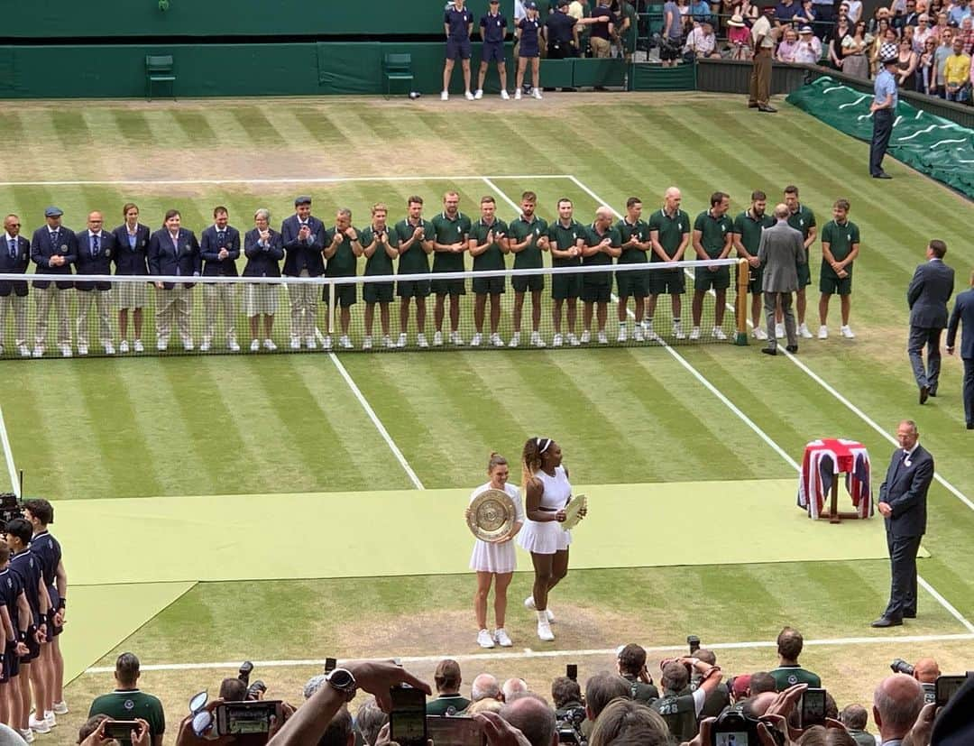 ジョシュ・ギャッドさんのインスタグラム写真 - (ジョシュ・ギャッドInstagram)「What an amazing match and what an amazing win. #wimbledon」7月14日 0時59分 - joshgad