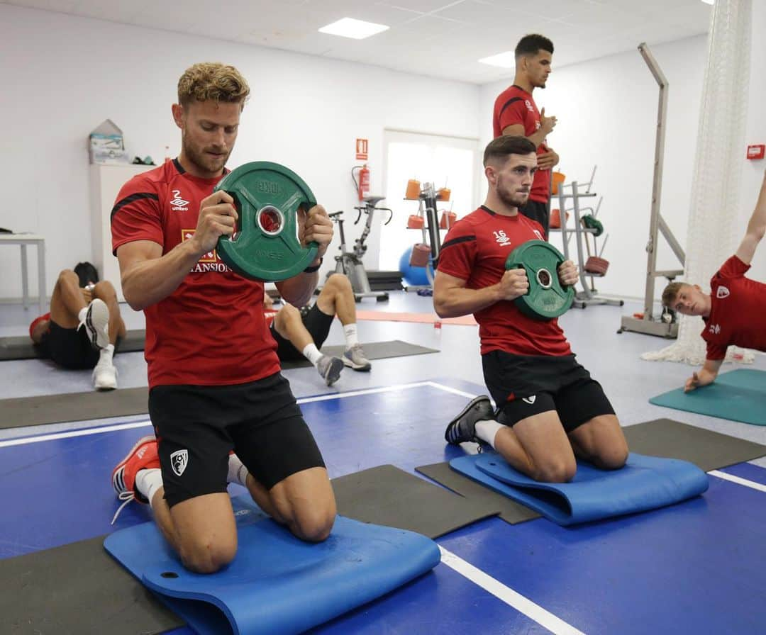 AFCボーンマスさんのインスタグラム写真 - (AFCボーンマスInstagram)「Getting stronger together ❤️🖤 #afcb 🍒」7月14日 1時00分 - afcb