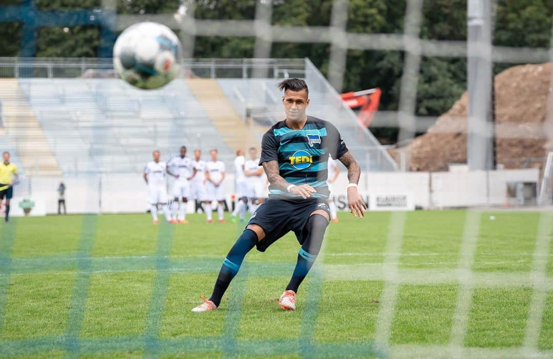 ヘルタ・ベルリンさんのインスタグラム写真 - (ヘルタ・ベルリンInstagram)「Wir gewinnen das Jubiläumsturnier in Karlsruhe durch zwei Siege gegen @sksturm und den @karlsruhersc. Wir bedanken uns für einen tollen Tag der Freundschaft! 🤞🏼💙⚽️ #turniersieger #tagderfreundschaft #jubiläum #125jahre #karlsruhe #wildparkstadion #hahohe 🔵⚪️」7月14日 1時01分 - herthabsc