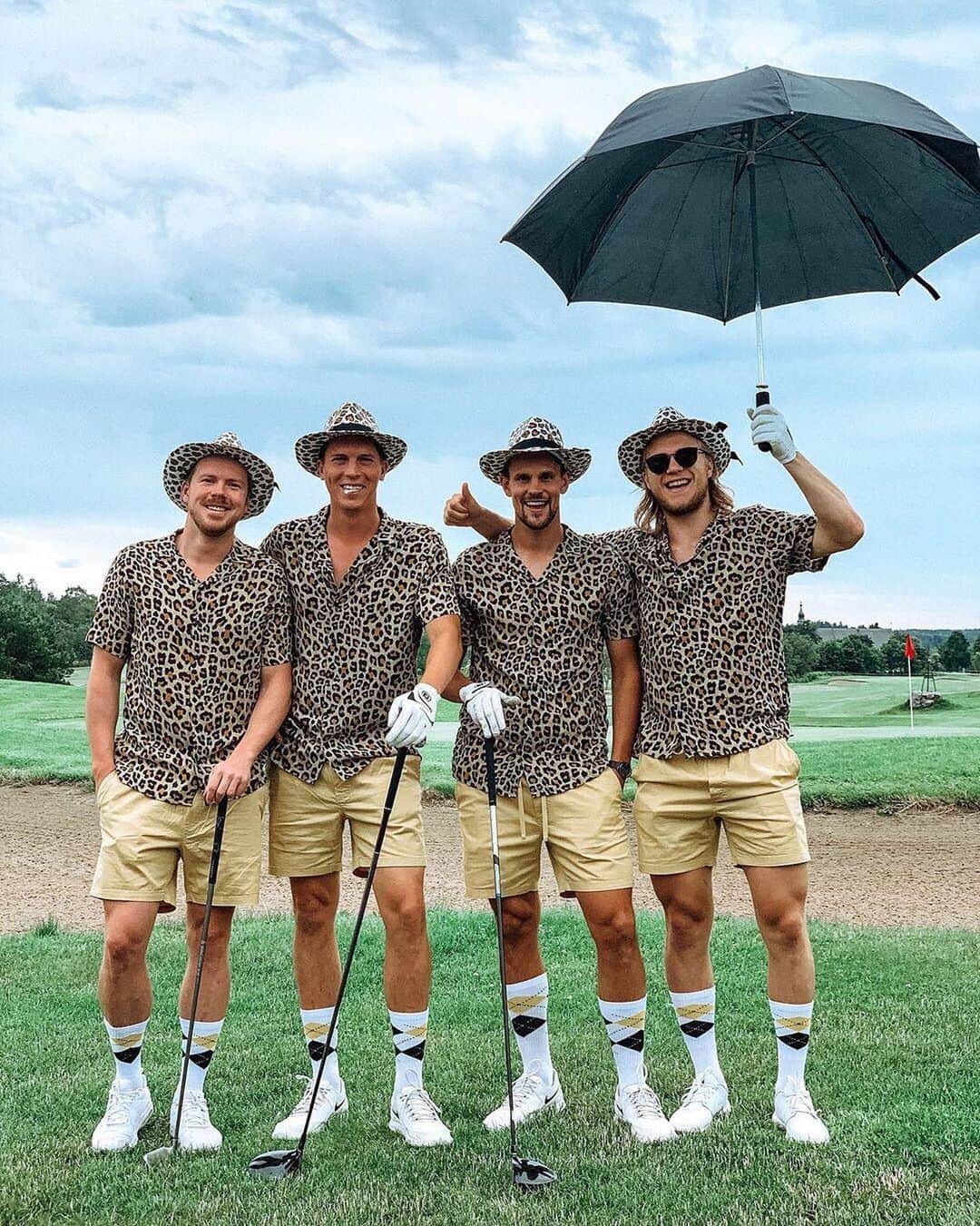 NHLさんのインスタグラム写真 - (NHLInstagram)「The Cheetah Boys. ⛳️ (📷 @larswilliamkarlsson)」7月14日 1時03分 - nhl