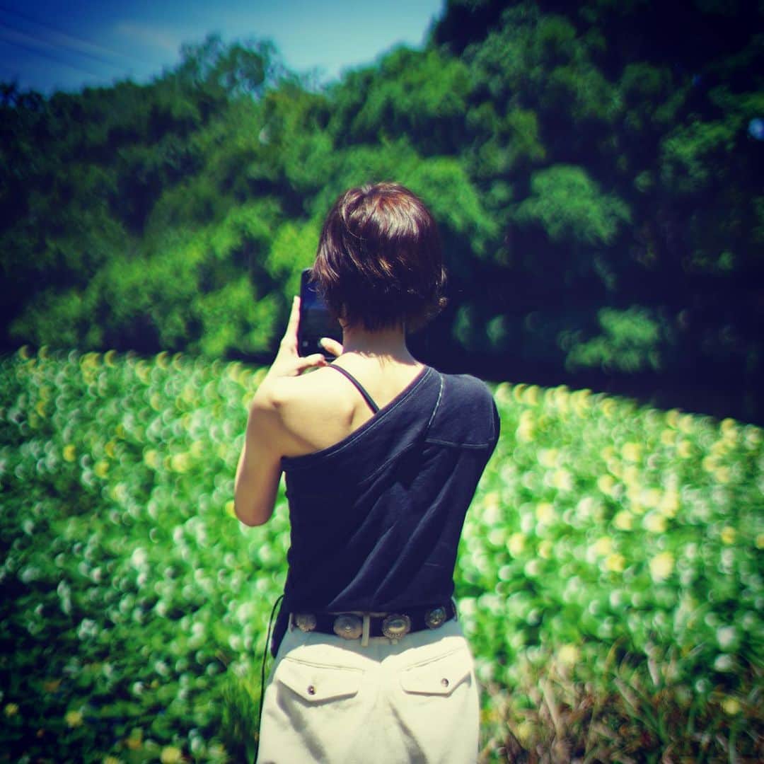 鑑田幸代のインスタグラム：「天気が良すぎました🌞 #10何年ぶり福岡 #天気に恵まれて #楽しかったな #自分の後ろ姿 #大好きな洋服を着て #fumika_uchida  #fumikauchida」