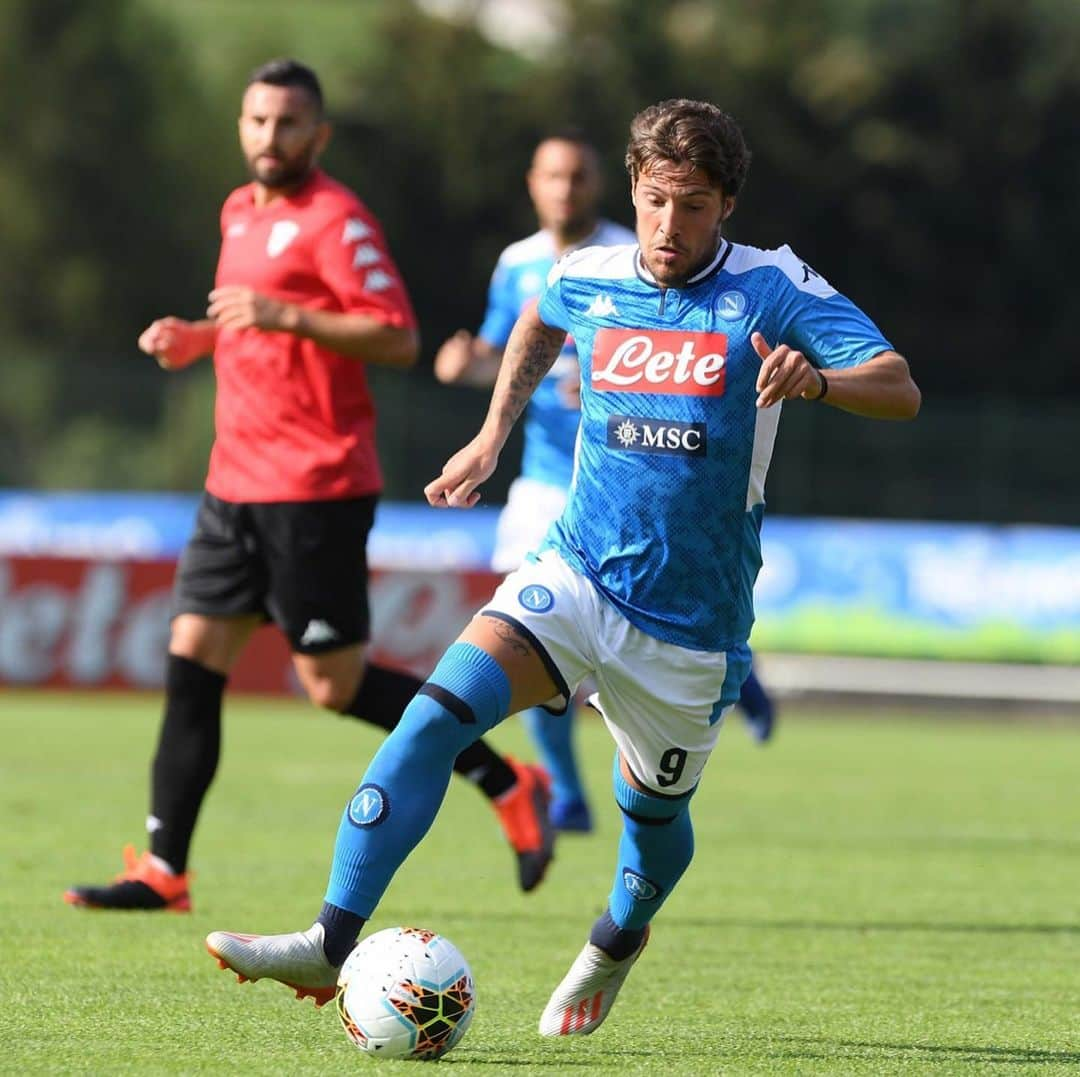 SSCナポリさんのインスタグラム写真 - (SSCナポリInstagram)「📸 Gli scatti del primo tempo ⚽ #NapoliBenevento 1-1 (HT) 💙 #ForzaNapoliSempre」7月14日 1時27分 - officialsscnapoli