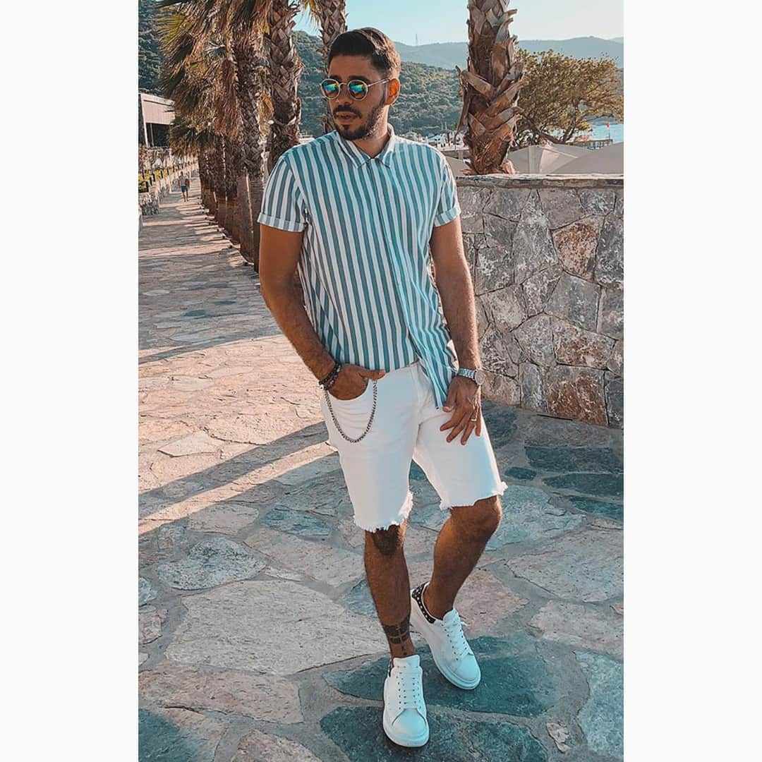 ジャック&ジョーンズさんのインスタグラム写真 - (ジャック&ジョーンズInstagram)「By now, you're probably at the beach in some warm country. If you're doing white denim and stripes like @alessio_int you already won the holiday game. 😉 #regram #jjambassador #jackandjones #brothersofdenim」7月14日 1時40分 - jackandjones