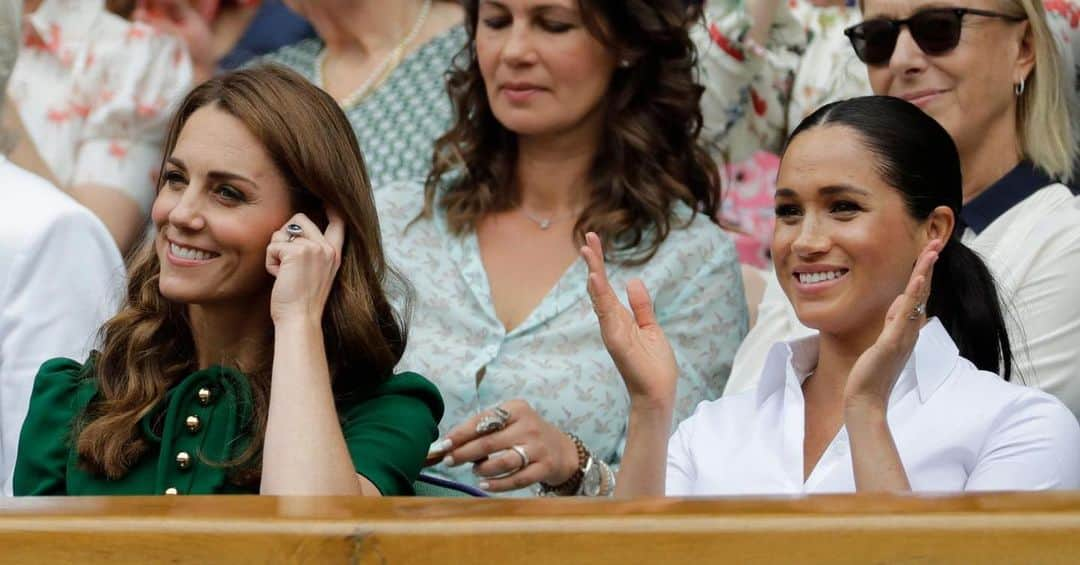 WTA（女子テニス協会）さんのインスタグラム写真 - (WTA（女子テニス協会）Instagram)「Royalty came out to watch @simonahalep vs. @serenawilliams 🤩🙌」7月14日 1時39分 - wta