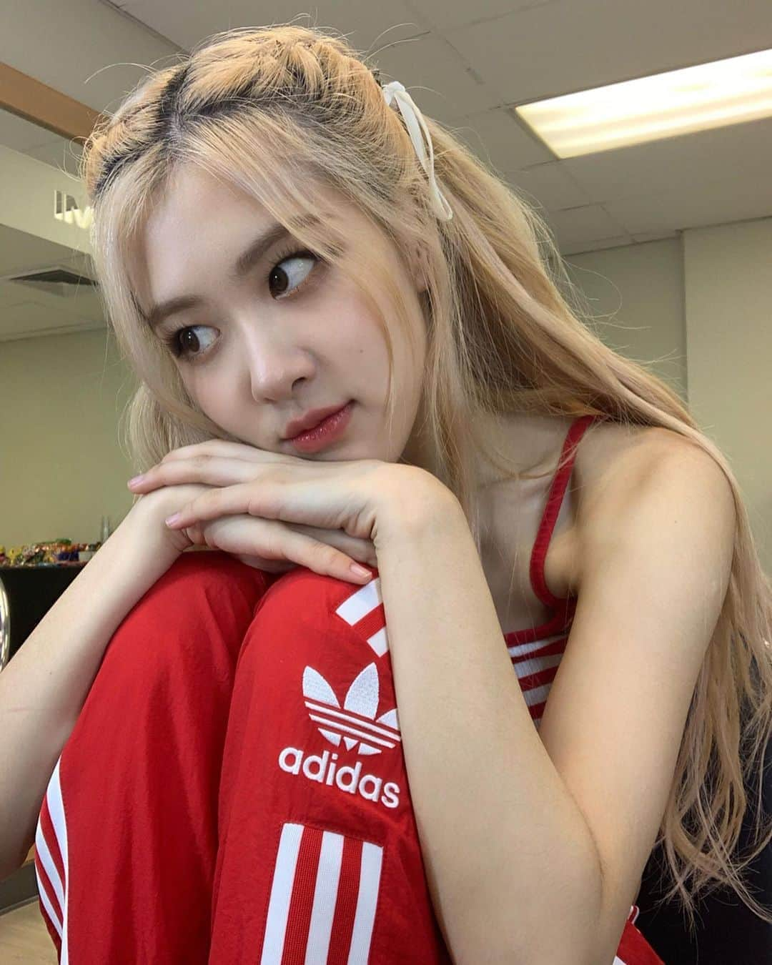 ロゼさんのインスタグラム写真 - (ロゼInstagram)「DAY2 Encore in bangkok ✨ u all killed it tonight 🥊💯」7月14日 1時42分 - roses_are_rosie