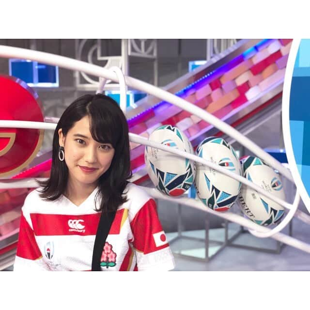 山崎紘菜さんのインスタグラム写真 - (山崎紘菜Instagram)「. 今週も日テレ「Going! Sports&News」 ありがとうございました☂️ 連日、梅雨寒な日が続いておりますが、 体調に気をつけて ステキな週末をお過ごしください🐸 #日テレ#Going!」7月14日 1時42分 - hirona_yamazaki