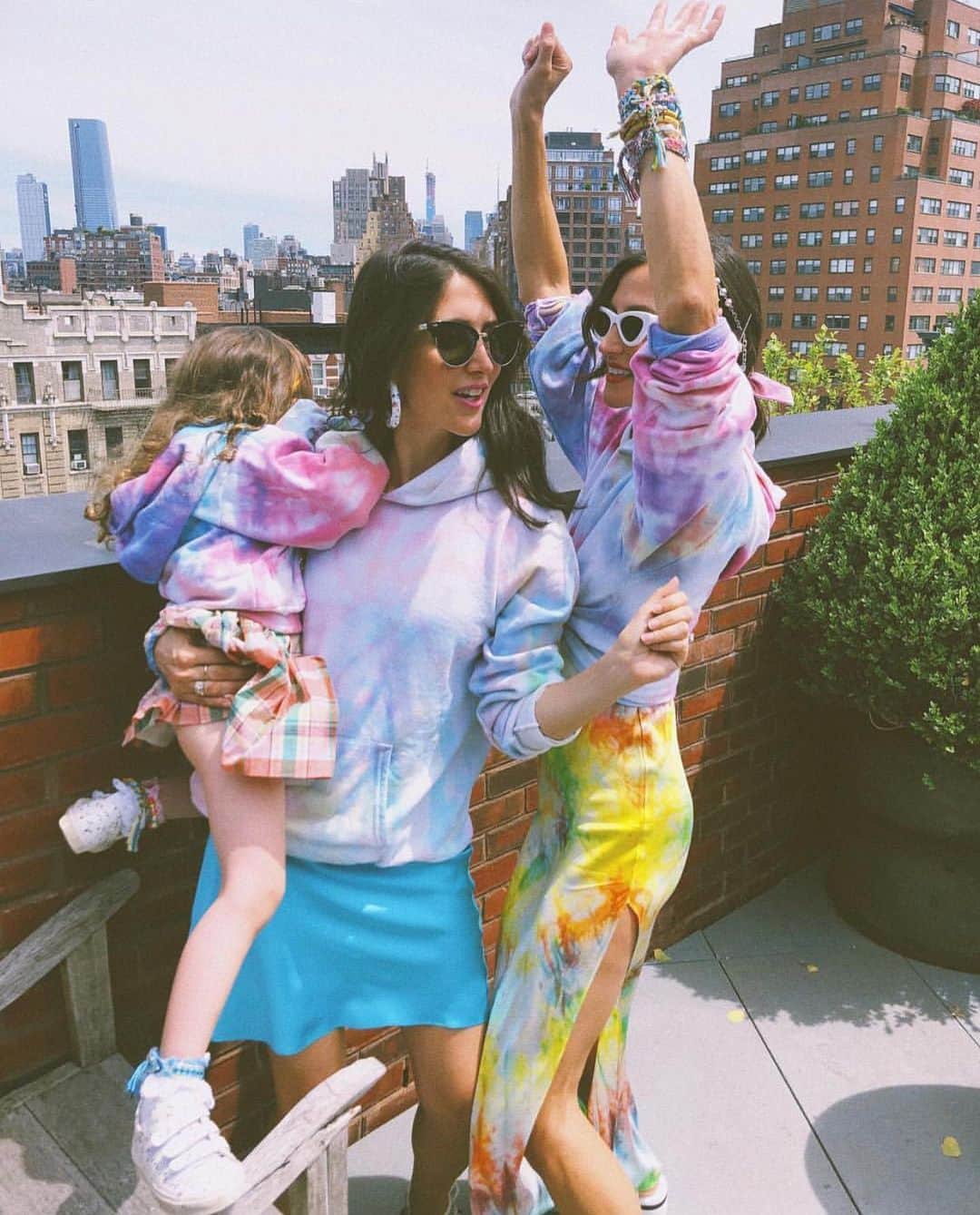 ダニジョーのインスタグラム：「SUMMER of ❤️🌈 & #tiedye」