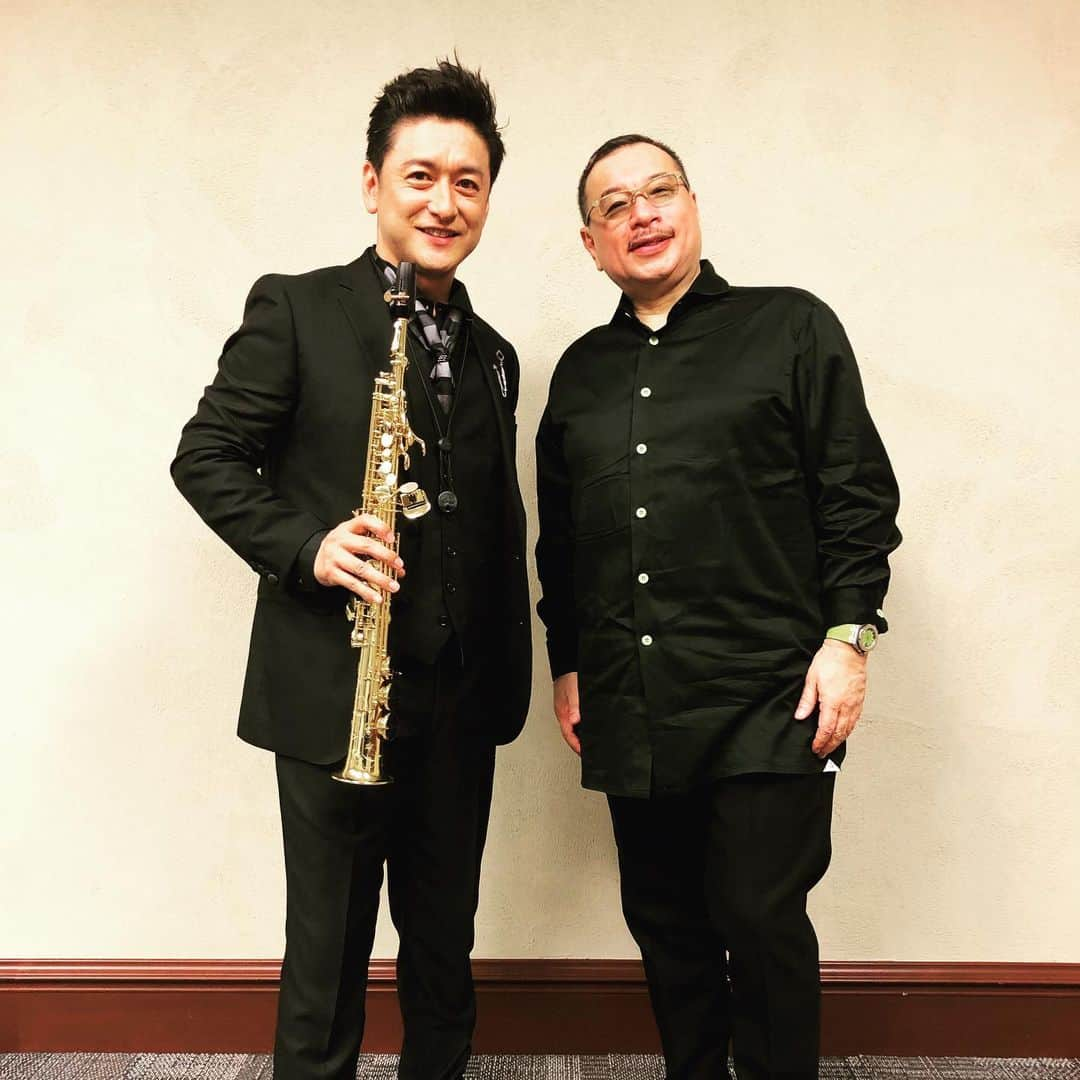 石丸幹二さんのインスタグラム写真 - (石丸幹二Instagram)「昨晩は #吉田次郎 さんとクローズドのライブを行ったのですが、客席を占めていらっしゃるのは人生の先輩方 平均70歳。「#蘇州夜曲 」の最中で目頭を押さえて肩を震わせている紳士がいらした。歌が沢山の思い出とリンクしたのかもしれません。#石丸幹二」7月14日 1時57分 - team_kanji_ishimaru