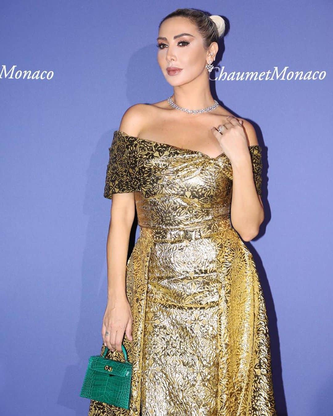 ジョエル・マーディニアンさんのインスタグラム写真 - (ジョエル・マーディニアンInstagram)「Love the Heritage @chaumet_arabia #monaco #gala #glamour #jewelry #jewels #tiara #queen #princess #gold #dress @bambah #photographer @patricksawaya #stylist @vasilbozhilov #diamonds @chaumetofficial #joellemardinian」7月14日 2時50分 - joellemardinian