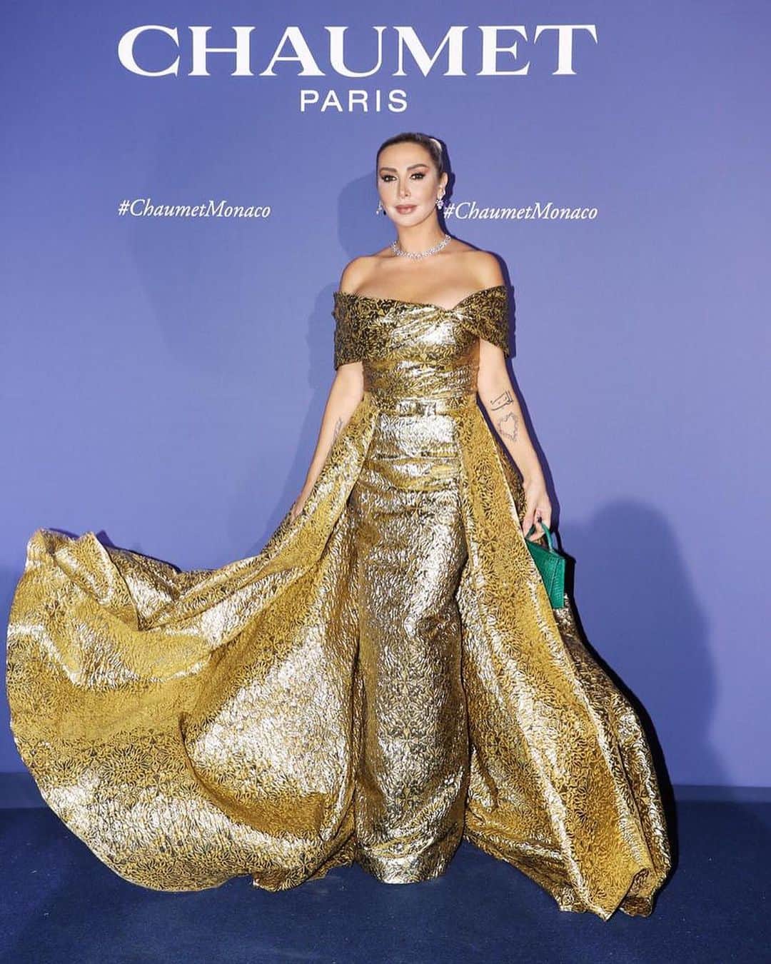 ジョエル・マーディニアンさんのインスタグラム写真 - (ジョエル・マーディニアンInstagram)「Love the Heritage @chaumet_arabia #monaco #gala #glamour #jewelry #jewels #tiara #queen #princess #gold #dress @bambah #photographer @patricksawaya #stylist @vasilbozhilov #diamonds @chaumetofficial #joellemardinian」7月14日 2時50分 - joellemardinian