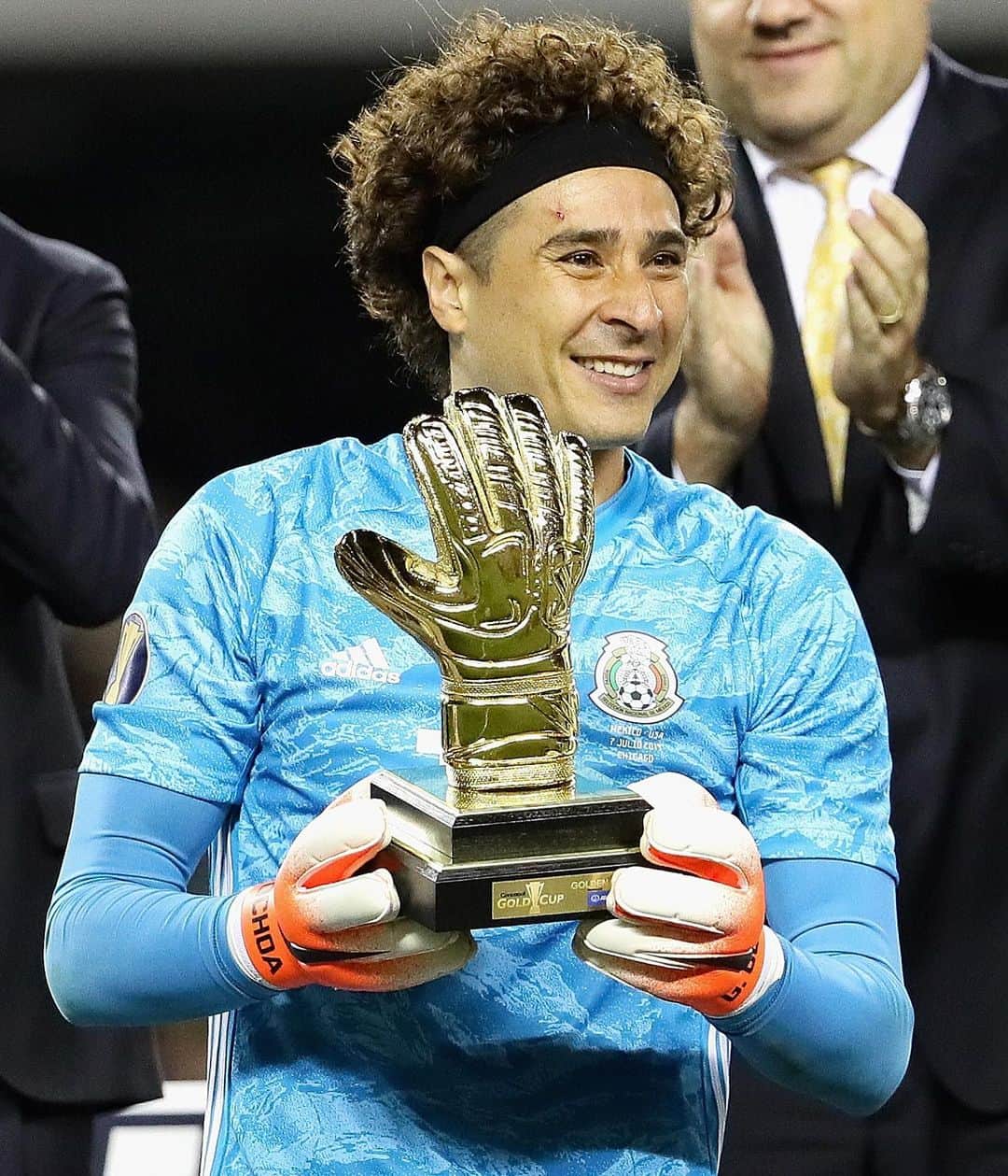FIFAワールドカップさんのインスタグラム写真 - (FIFAワールドカップInstagram)「¡Feliz cumpleaños, @yosoy8a! 🎂 The 🇲🇽 @miseleccionmx goalkeeper turns 34 today. What’s your favourite Memo moment? 🧤🥅 #NoMemoNoParty #Mexico」7月14日 2時47分 - fifaworldcup