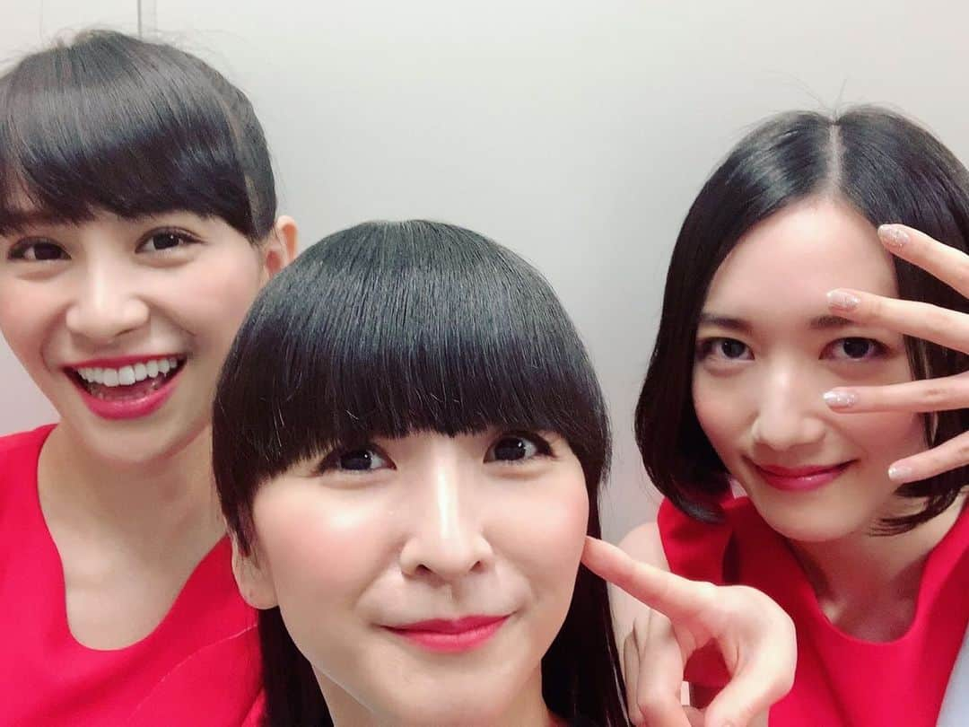 Perfumeさんのインスタグラム写真 - (PerfumeInstagram)「Enjoyed performing together with all amazing artists at TBS ONGAKU NO HI tonight! Please listen to our new song #Nananananairo♬ Thank you so much💖 #prfm #PCubed」7月14日 3時03分 - prfm_official