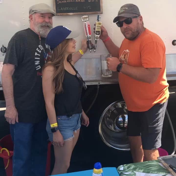 ディーン・ノリスのインスタグラム：「SCHRADERBRAU IS LIVE!! @schraderbrau_bb @figmtnbrew @lagerville」