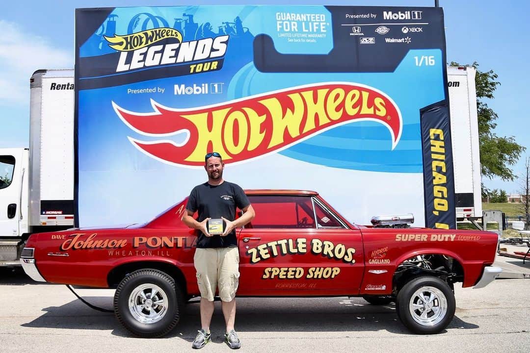 Hot Wheelsさんのインスタグラム写真 - (Hot WheelsInstagram)「The Windy City showed up and showed out with a ton of legendary rides, but this one blew us away! 🌬️ Here’s your winner of Chicago stop of the #HotWheelsLegends Tour, Steve Zettle and his epic ‘65 Pontiac GTO! This thing is gonna be a sight at SEMA 🙌 Thank you so much for having us in the neighborhood, now onto the next stop: Bentonville, AR . . . . @walmart @mobil1 @dickies @mechanix_wear @honda @xbox」7月14日 3時37分 - hotwheelsofficial