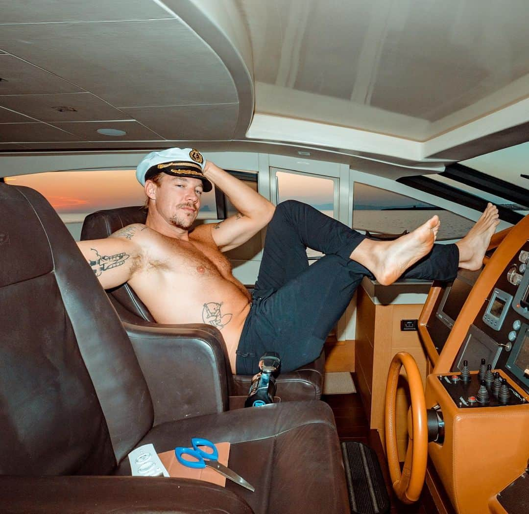 ディプロさんのインスタグラム写真 - (ディプロInstagram)「here is a picture of me steering the EDM community in the right direction」7月14日 3時41分 - diplo