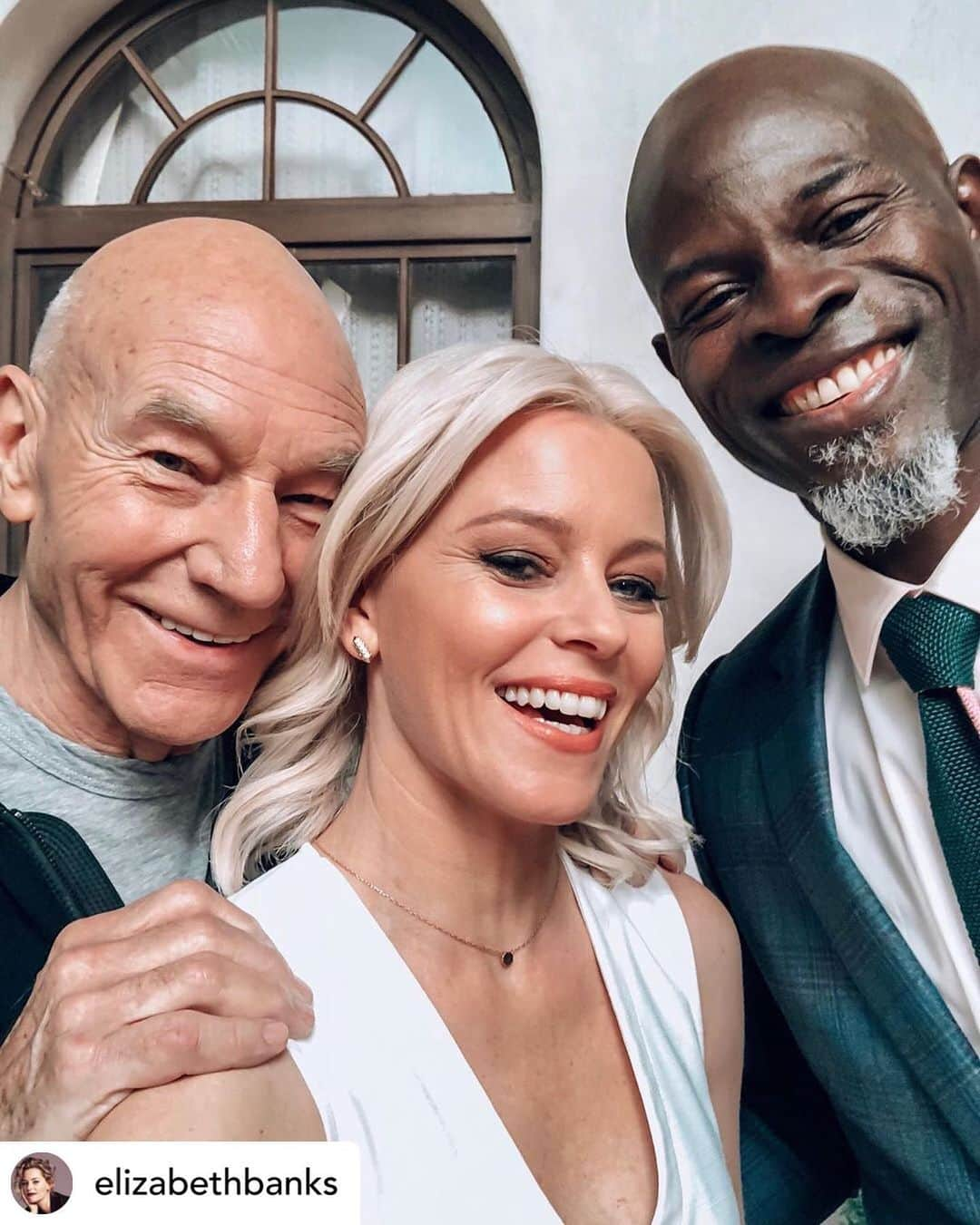 ジャイモン・フンスーさんのインスタグラム写真 - (ジャイモン・フンスーInstagram)「Posted @withrepost • @elizabethbanks On the occasion of @sirpatstew birthday, may I present The Bosleys of @charliesangels (cc: @djimon_hounsou) we love you Patrick 🎉🎂🍾💕🎈😇」7月14日 3時50分 - djimon_hounsou