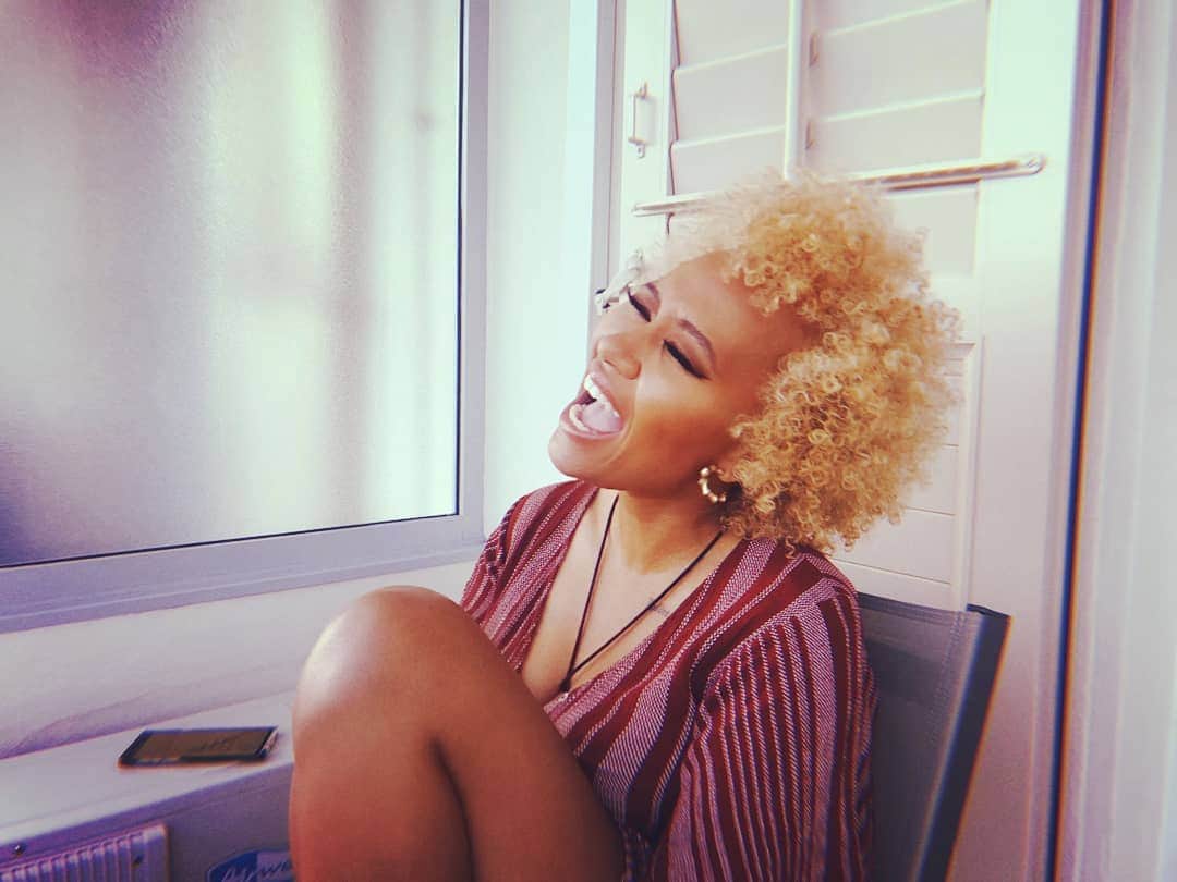 Emeli Sandéのインスタグラム：「Sing your own song, sing it all day long! #SHINE」