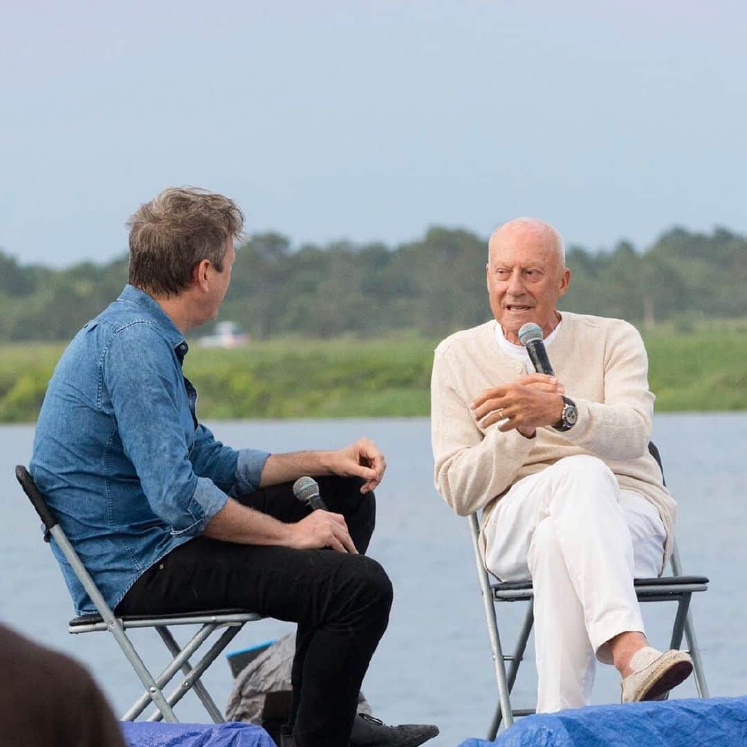 ノーマン・フォスターさんのインスタグラム写真 - (ノーマン・フォスターInstagram)「A public conversation with artist Doug Aitken at the launch of his New Horizon project」7月14日 4時16分 - officialnormanfoster