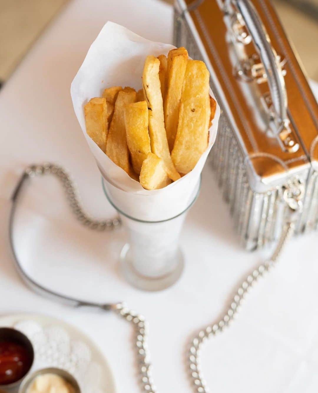 barneysnyofficialさんのインスタグラム写真 - (barneysnyofficialInstagram)「What better way to celebrate #NationalFrenchFryDay than with the best pomme frites in the world at @fredsatbarneys.」7月14日 4時25分 - barneysny