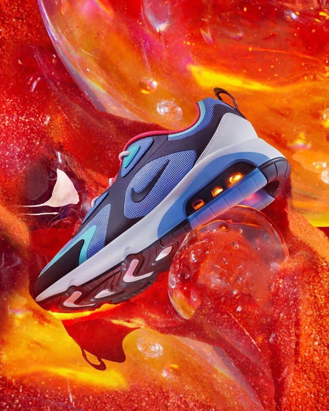 Foot Lockerさんのインスタグラム写真 - (Foot LockerInstagram)「Air Uncovered. 🔥#Nike Air Max 200 'Royal Pulse' Launching 7/19, In-Store and Online」7月14日 4時29分 - footlocker