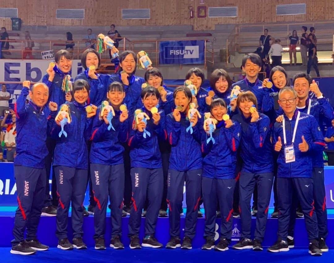及川真夢さんのインスタグラム写真 - (及川真夢Instagram)「関わってくださった方々、応援してくださった方々、本当にありがとうございました✨ 最高なメンバーと最高なスタッフに恵まれて戦えたことは本当に幸せです！！ #Universiade2019 #ユニバーシアード #Napoli 🇮🇹 #FISU #volleyball #teamJapan #🇯🇵 #🥉 #cohesion JAPAN . . 何年か前までは、自分が日の丸つけて大会に出て、そしてメダルを取ることが出来るなんて思ってもなかった〜😂 大学生の代表として世界と戦えて、コートに立てて、こんなにも素晴らしい貴重な経験が出来たのも、青山学院大学バレーボール部をはじめ、自分を支えてくださっている方々のおかげです😊本当にありがとうございます！！！ . この経験を活かして、これからも頑張っていきます！まだまだ通過点。次の目標に向かって！！！ 感謝の気持ちを忘れずに！！ これからも応援よろしくお願いします☺️ . . . #青山学院大学 #女子バレー」7月14日 5時24分 - oikawa_mayu