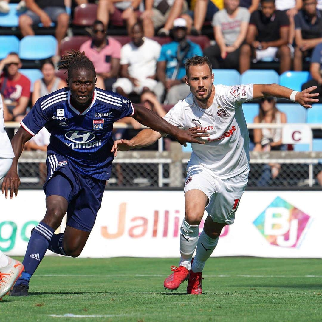 マプ・ヤンガ＝ムビワさんのインスタグラム写真 - (マプ・ヤンガ＝ムビワInstagram)「⚽️👊🏿 1er match de préparation.  Merci aux supporters pour l’accueil. 👏🏿🎶🎵 #work #preseason」7月14日 5時25分 - mapou.yangambiwa