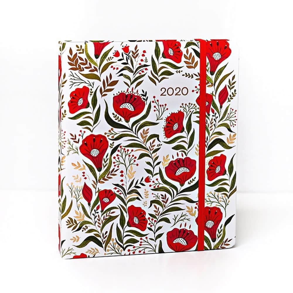 Dinara Mirtalipovaのインスタグラム：「This hard cover 2020 planner is just like the Deluxe version, but a bit smaller, which makes it easier to carry it in a bag, backpack or a suitcase.  What type of planners do you find more comfortable?  #planners #mirdinaraplanners #sellerspublishing #highnotecollection #mirdinara」