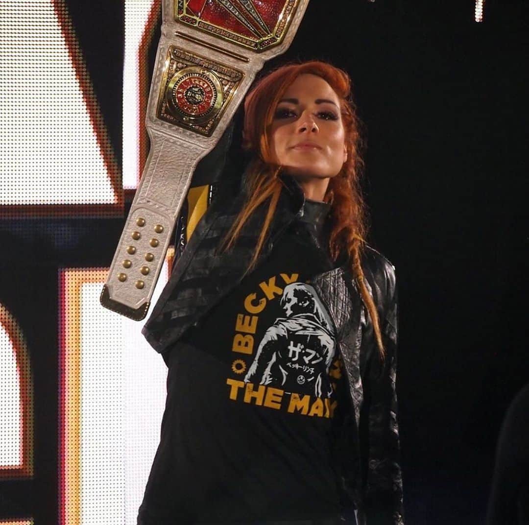 レベッカ・ノックスのインスタグラム：「4 years ago, 3 of the 4 debuted, 1 is champion. #leastrelevantmyarse」