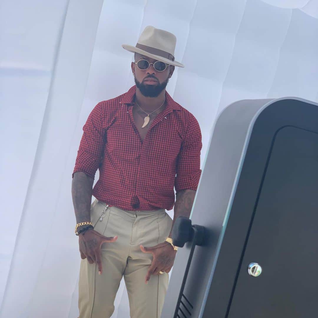 ホセ・レイエスのインスタグラム：「Vengo en bolero🤷🏿‍♂️」