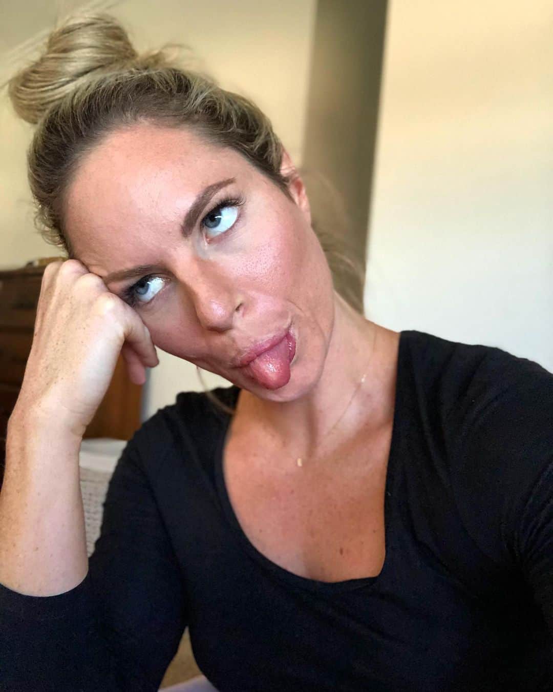 エミリー・シーボームのインスタグラム：「Sunday night feels  #weekend #anotherweekbegins #sunday」