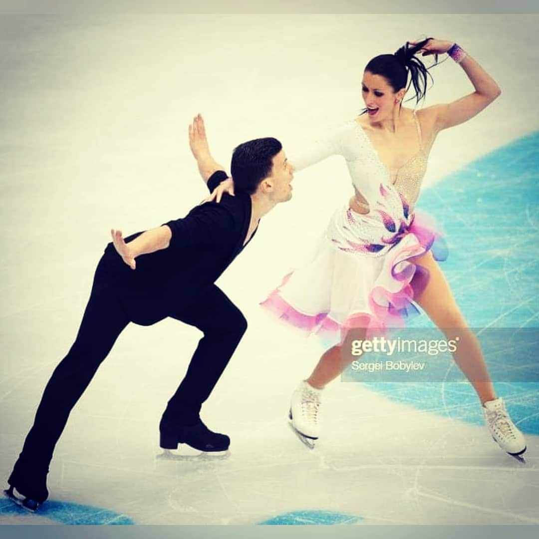 シャルレーヌ・ギニャールさんのインスタグラム写真 - (シャルレーヌ・ギニャールInstagram)「Happy Sunday !!! 🤩 #happysunday #weekend #latino #icedance #isufigureskating #love #guignardfabbri #memories #fun」7月14日 17時20分 - charleneguignard