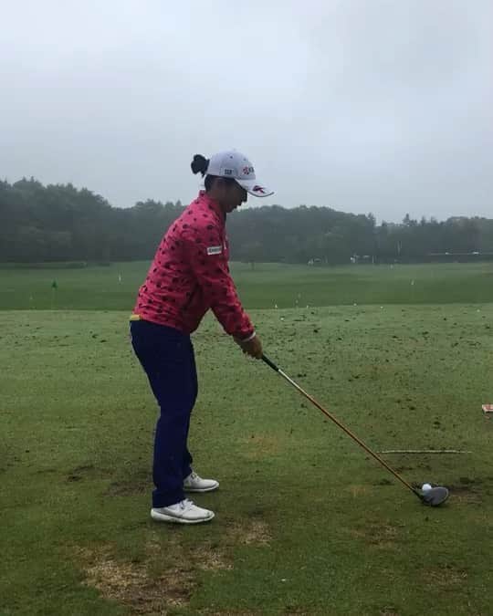 笠りつ子のインスタグラム：「足を運んで応援してくれて有難う💛  初優勝の地だったので とても、気持ちよかったです！ 私の中では ベスト5に入るくらい とても、素晴らしいコースです✨ #桂ゴルフ倶楽部 #pgm 自分の体と向き合って過ごしていきます。 #☔️ 熊本帰りたい。優也に会いたい。くろに会いたい。家族に会いたい。 温泉入りたい。友達と会いたい。」