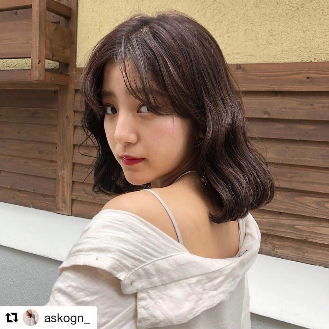 THROW 【スロウ】さんのインスタグラム写真 - (THROW 【スロウ】Instagram)「#Repost @askogn_ with @get_repost ・・・ yuiちゃんヘア❤︎ . natural beige 🌼 紫外線で色が抜けやすい夏に◎ 抜けてきてもやわらかい 色味になるようにしてます✌︎ . . #透明感カラー#ナチュラルベージュ#ベージュ #RUCCA#RUCCA淀屋橋#淀屋橋美容室#スロウカラー . DMからのご予約ではじめてご来店の お客さま３０％ｏｆｆです☺︎ 🌿RUCCA yodoyabashi —————————————————— 〒541-0046 大阪市中央区平之町4-6-9レイビビル1F ［平日］12:00〜22:00 ［土日祝］10:00〜20:00 ［定休日］毎週月曜日 ☎︎06-6245-5630 ——————————————————」7月14日 16時02分 - throwcolor