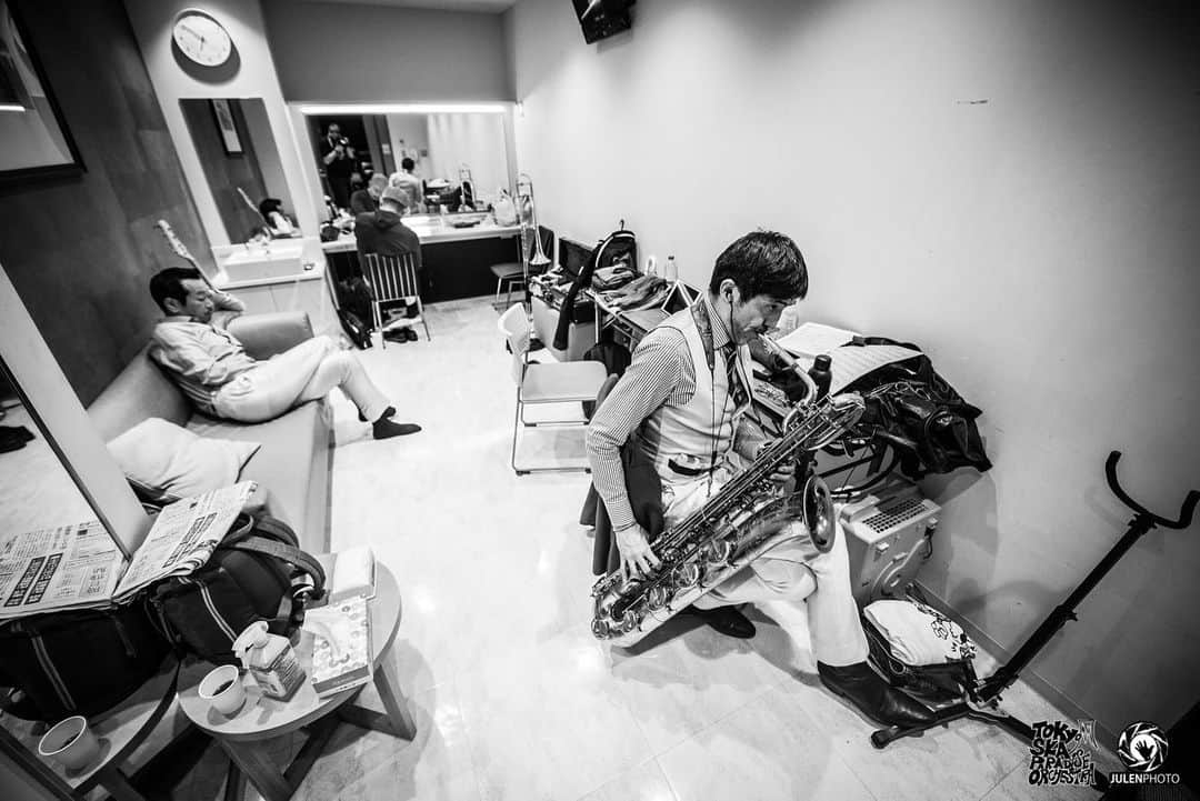 Julen Esteban-Pretelさんのインスタグラム写真 - (Julen Esteban-PretelInstagram)「I got to shoot again @tokyoska_official on 7/4 at @extheater_roppongi As usual they were amazing and a lot of fun. Since this time I was shooting for them I got to shoot them backstage too :) #TOURDREAMS #TheDreamContinues #JulenPhoto #TokyoSkaParadiseOrchestra #Skapara #EXTheaterRopongi」7月14日 16時20分 - julenphoto