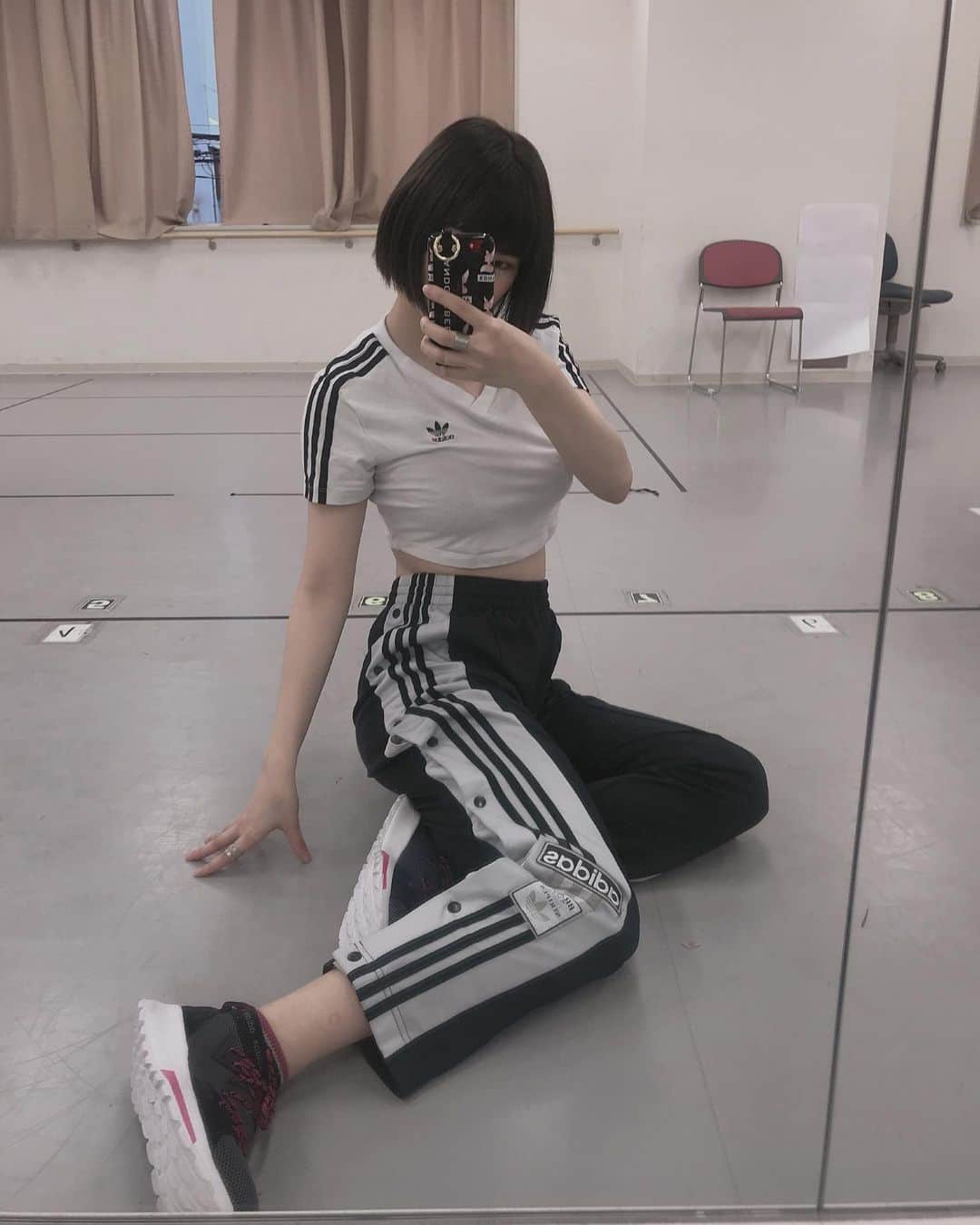 石田優美さんのインスタグラム写真 - (石田優美Instagram)「﻿ ﻿ ﻿ 私のレッスン着ー第2弾ー☺︎﻿ ﻿  お腹出しとかピチッとした服を着る事によって魅せ方や自分の身体に綺麗なラインを入れたいと美意識が高くなるのです。 ﻿ #またまた﻿ #大好きな﻿ #adidas ﻿」7月14日 16時37分 - yu_mi_1012