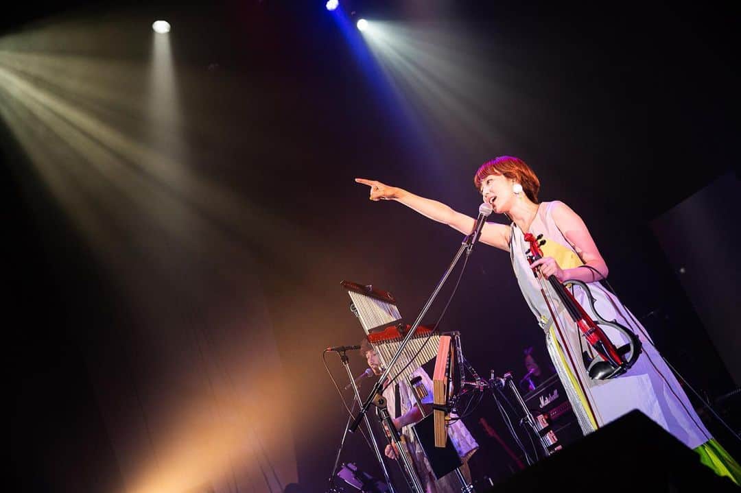 moumoonさんのインスタグラム写真 - (moumoonInstagram)「‪#moumoon‬ ‪#NEWMOON‬ ‪#TOUR‬ ‪#LivePhoto‬」7月14日 16時55分 - moumoon_jpn