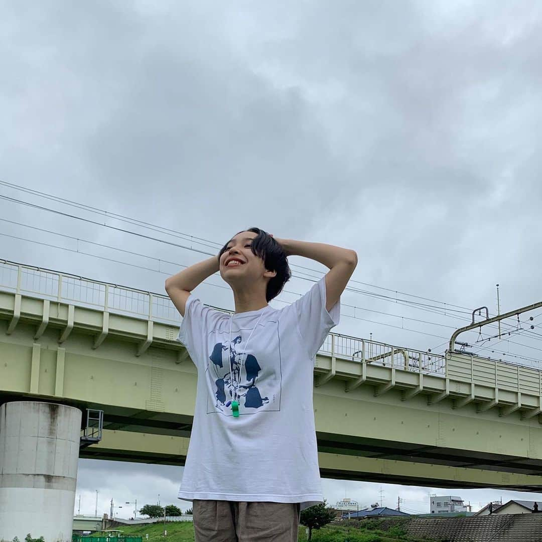 RINさんのインスタグラム写真 - (RINInstagram)「雨上がりと曇り空と晴れ顔、ロケ！」7月14日 16時57分 - rin_leaders