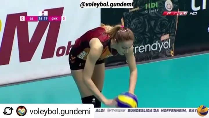 ミア・イエルコフのインスタグラム：「🌞」