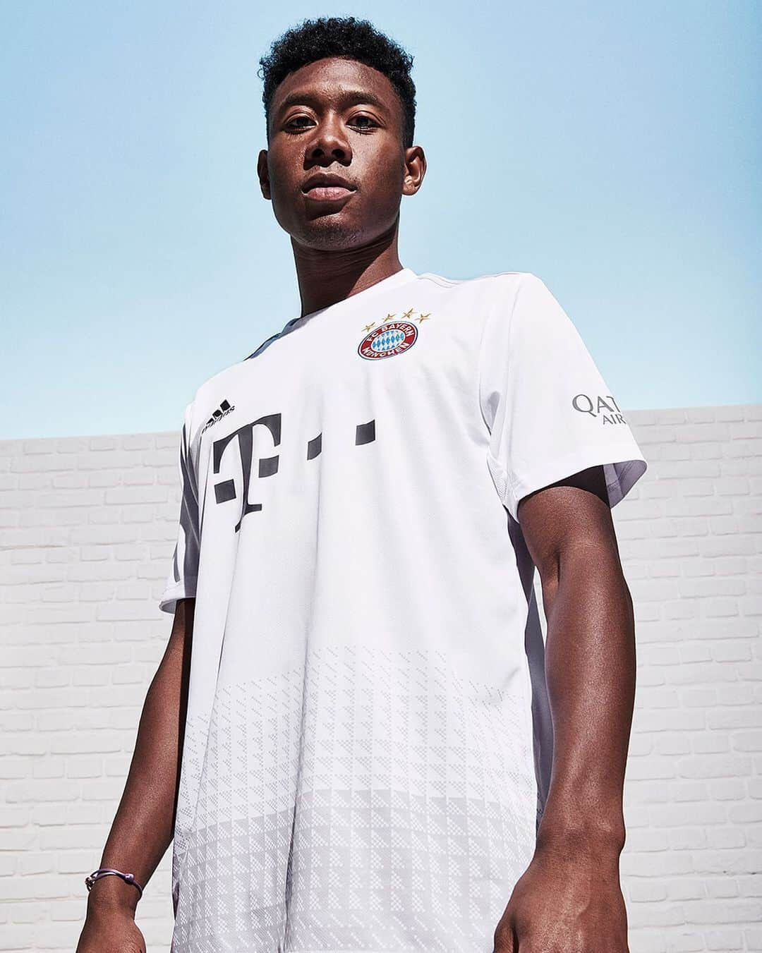 adidas Footballさんのインスタグラム写真 - (adidas FootballInstagram)「Silence their noise. Introducing the new 2019/20 @fcbayern Away kit, exclusively available now through adidas and official club stores. #DareToCreate . #Football #Soccer #adidasFootball」7月14日 17時13分 - adidasfootball