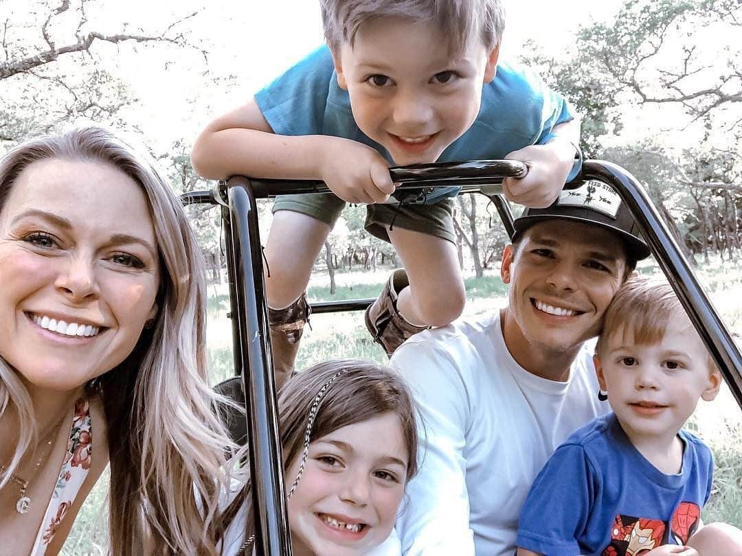 E! Onlineさんのインスタグラム写真 - (E! OnlineInstagram)「Granger Smith's late son River's donated organs just saved two lives: "I pray these 2 recipients live healthy, joy filled, full throttle lives just like Riv." ❤️ Link in bio for Amber Smith's emotional recount of the donation process and the "walk of honor" River received in the hospital. (📷: Instagram)」7月14日 8時32分 - enews