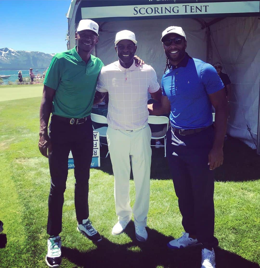 レイ・アレンのインスタグラム：「Day 2 @larryfitzgerald #jerryrice #edgewood #tahoe #americancenturycelebritygolftournament #accgolf #jordangolf11s」
