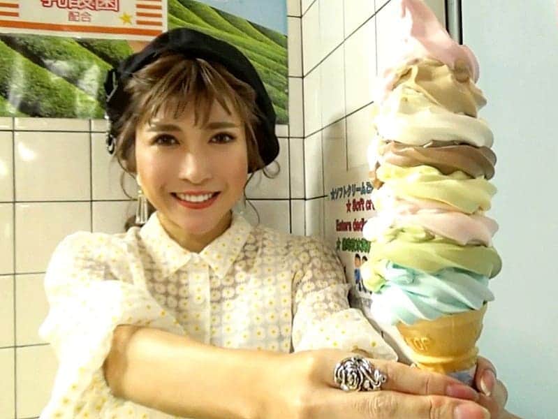 石関友梨のグルメインスタ