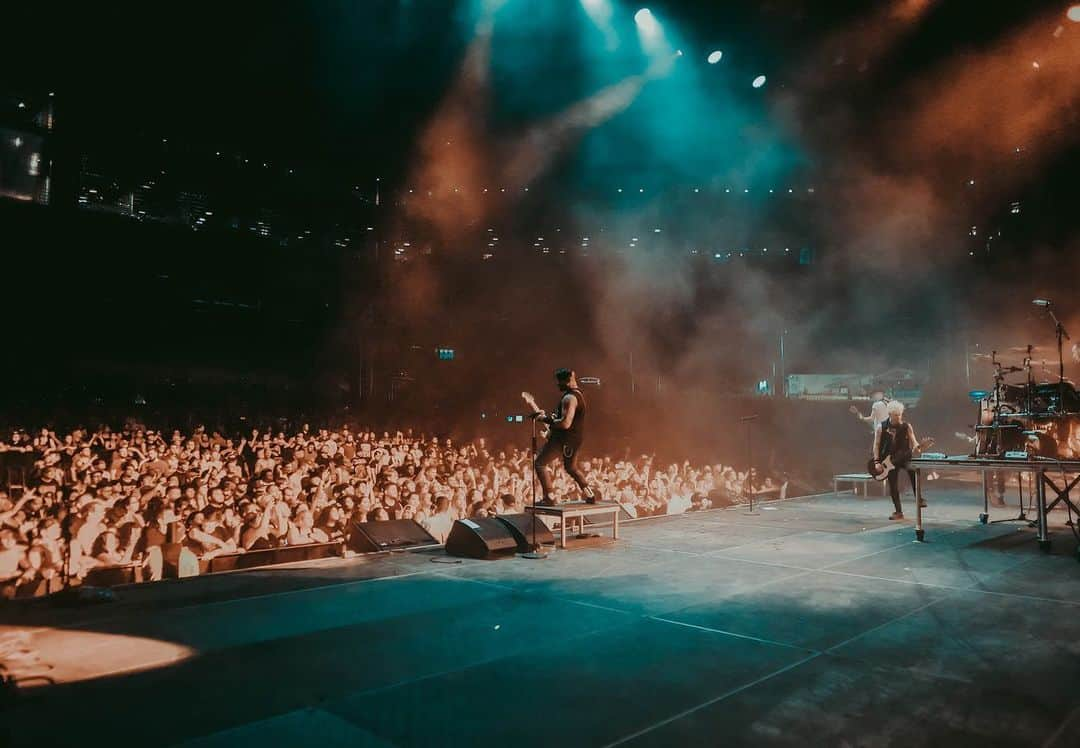 Sum 41さんのインスタグラム写真 - (Sum 41Instagram)「July 12 | @rockstardisrupt | @hollywoodcasinoampchi | Tinley Park, IL | 📷 @aaronberkshireofficial  #RockstarDisrupt #RockstarDisruptFestival」7月14日 9時04分 - sum41